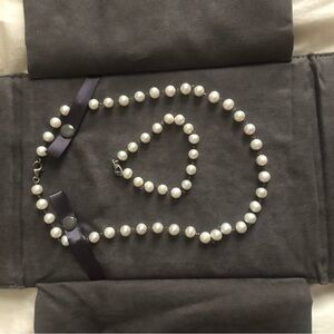 Elegant White and Silver Pearl Necklace